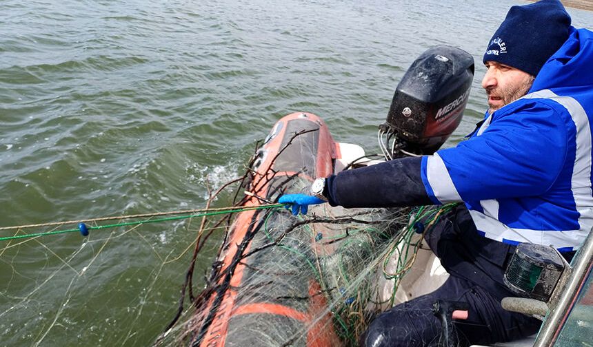 800 metrelik kaçak ağ ele geçirildi
