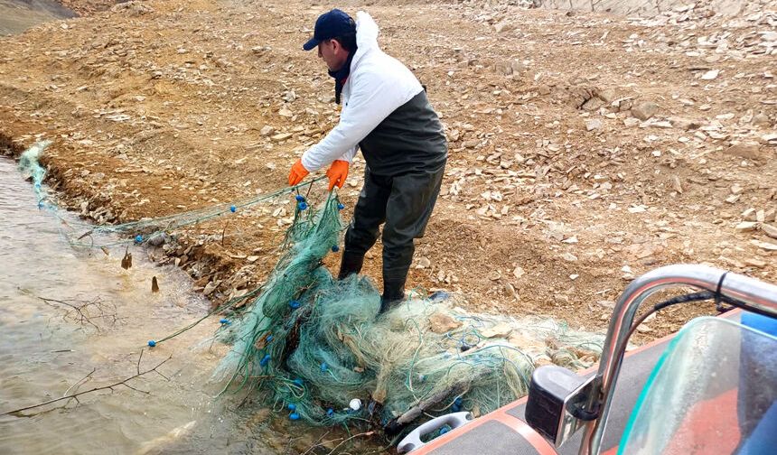 Çorum Barajı’nda 600 metre ağ ele geçirildi