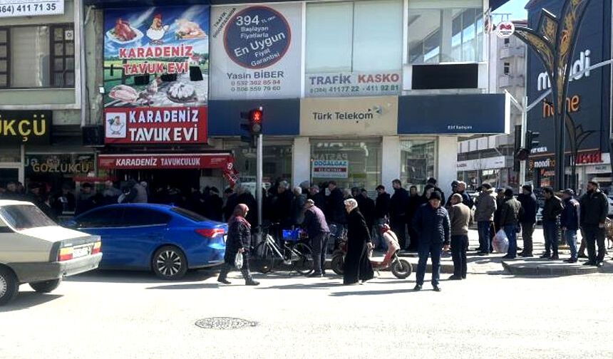 Baba-oğul 100 kasa ücretsiz balık dağıttı