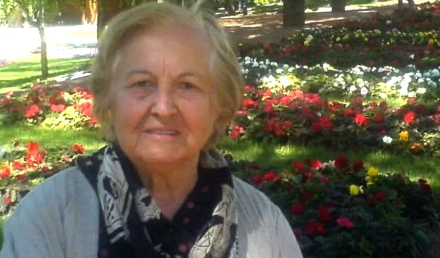 Asırlık çınar vefat etti