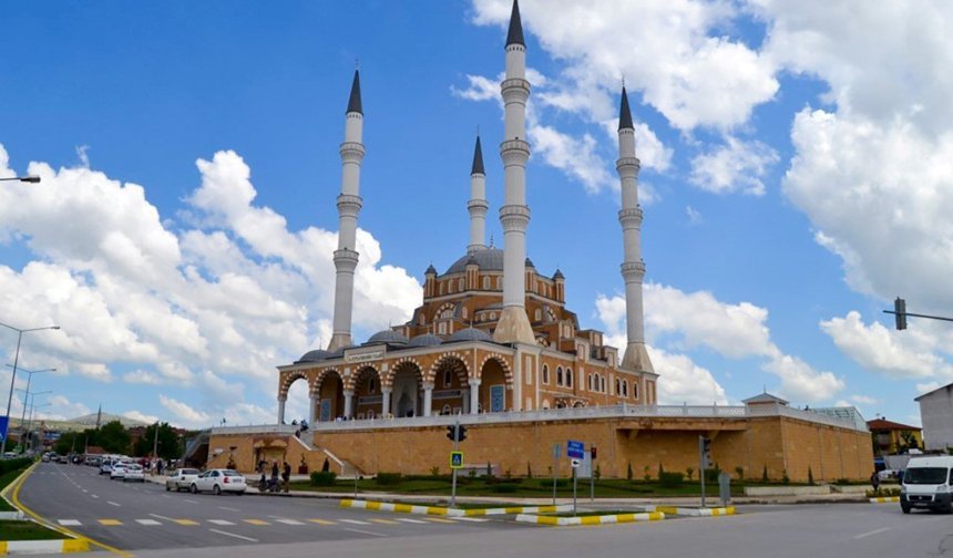 Hayatını kaybeden öğretmen ve öğrenciler için gıyabi cenaze namazı kılınacak