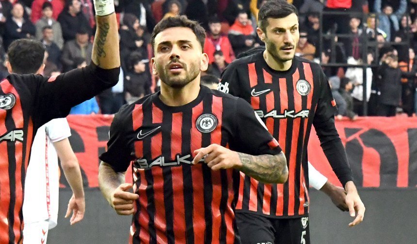 Eski takımına karşı oynayamacayak