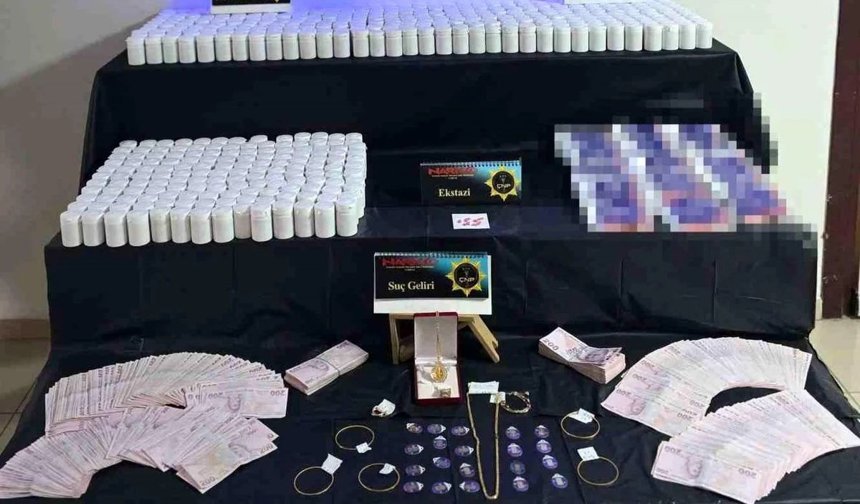 Çorum'da 12 uyuşturucu satıcısı tutuklandı