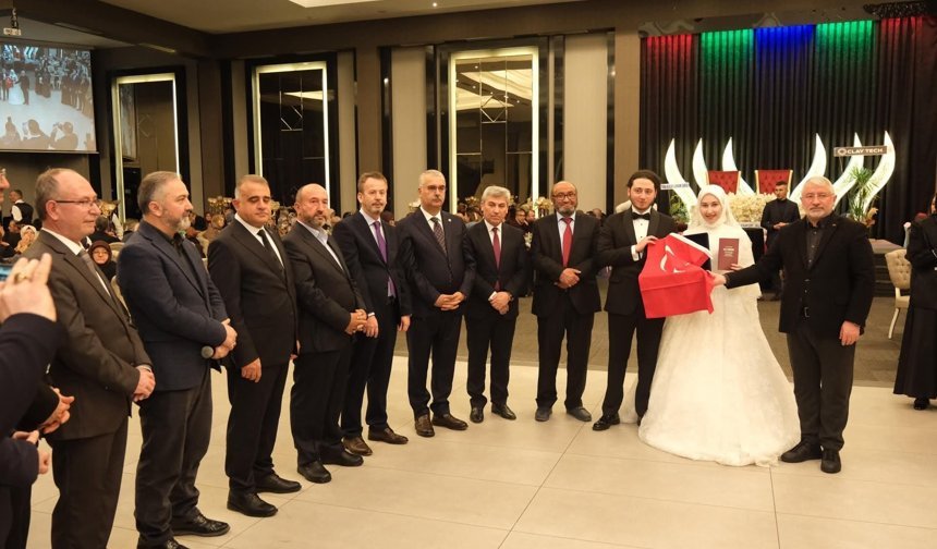 Hüseyin Kılıç kızını evlendirdi