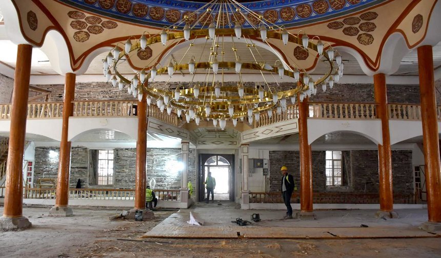 Ulu Cami'de restorasyon çalışması