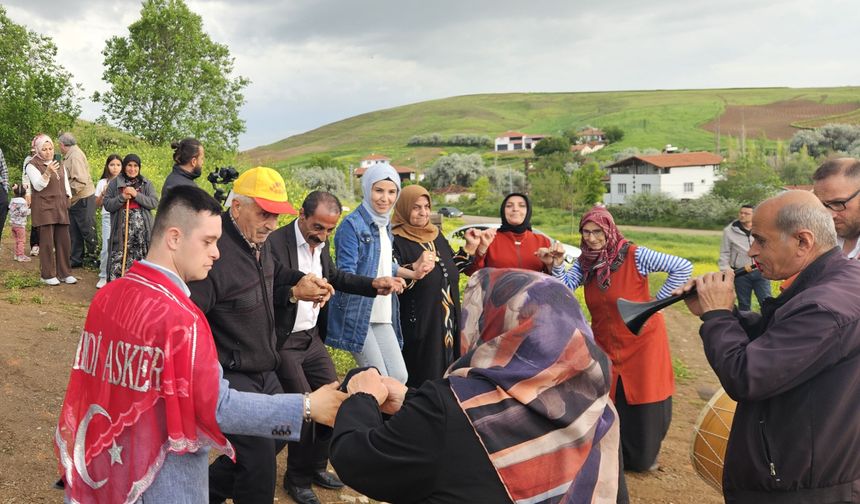 Servet Yıldırım için askere uğurlama töreni yapıldı