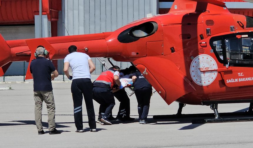 Ambulans helikopter 2 yaşındaki çocuk için havalandı