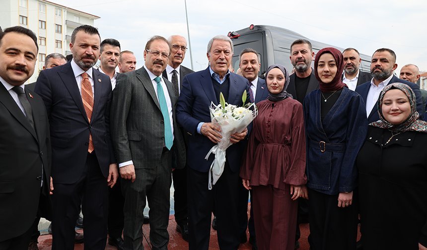 Hulusi Akar'dan sürpriz Çorum ziyareti