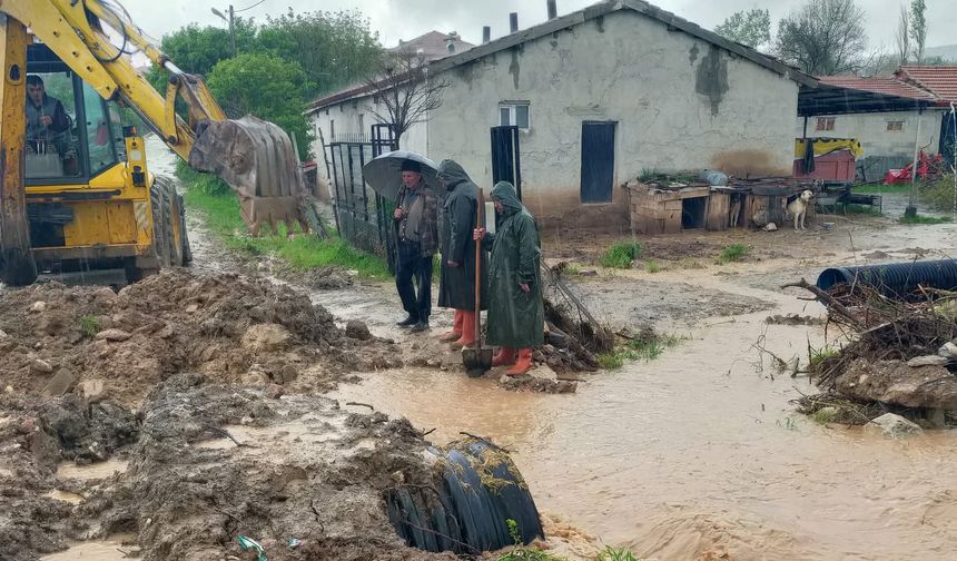 Çorum'da dereler taştı, tarım arazileri su altında kaldı