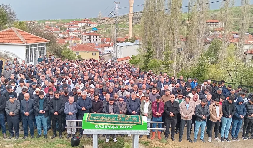 Muhtarın eşi kazada hayatını kaybetti