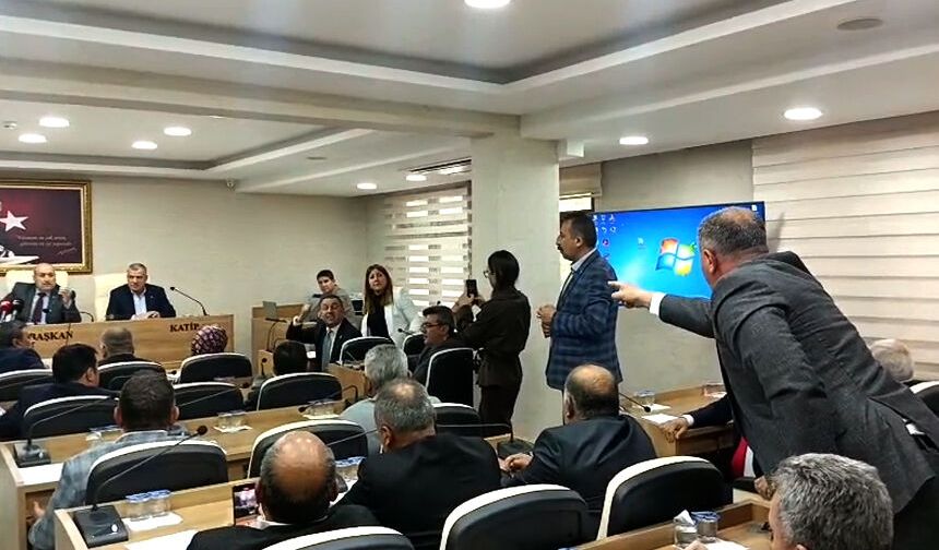 Olağanüstü toplantıda olağanüstü kriz!