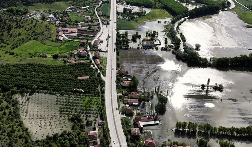 Önüne ne kattıysa yuttu! Onlarca mahalle ve köy boşaltıldı