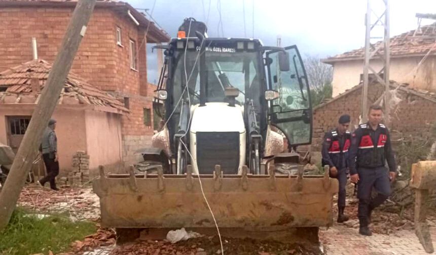 Oyaca köyünde yaralar sarılıyor