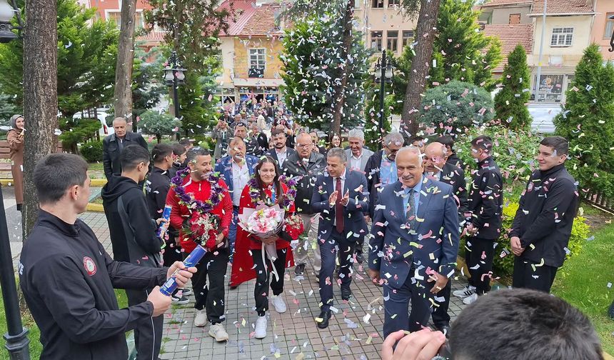 Avrupa Şampiyonu Çorumlu sporcu böyle karşılandı
