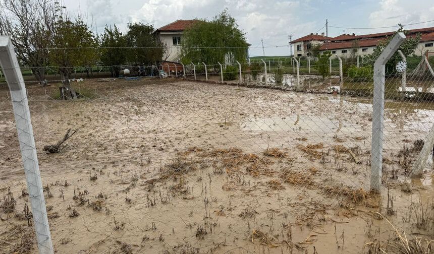 Çorum'da bu köyleri sel vurdu