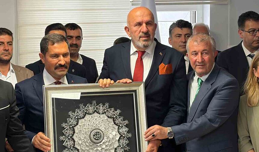 Çorumlu Vali Masatlı’ya ‘Yılın Valisi’ ödülü