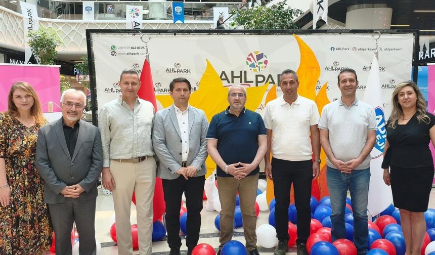 Ada Koleji sergi açtı