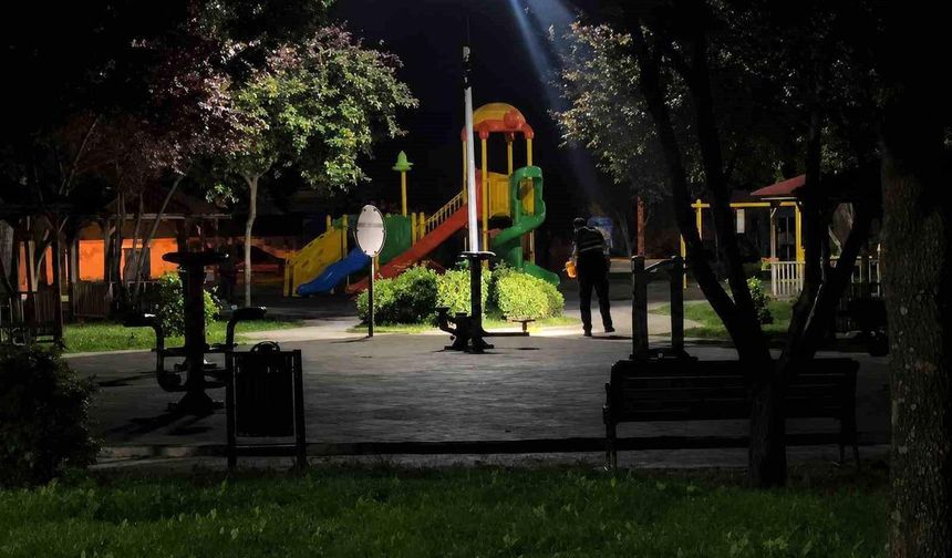 Parkta silahlı kavga: 2 yaralı