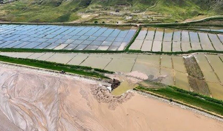 Çorum'da HES bendi patladı: Çeltik tarlaları su altında kaldı
