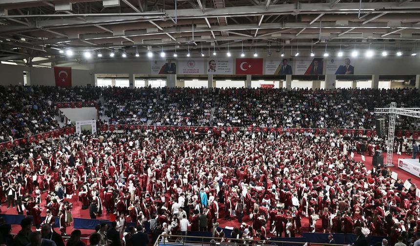 HİTÜ'de mezuniyet coşkusu