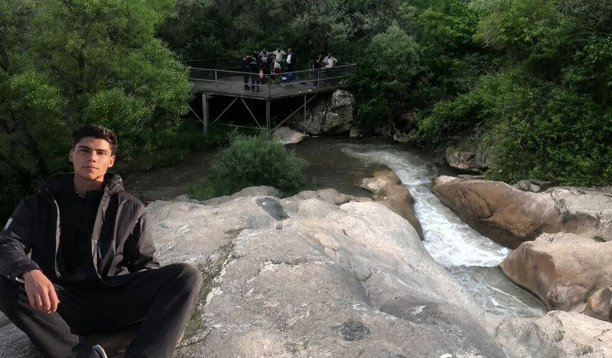 Serinlemek için gölete giren genç boğuldu