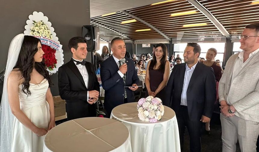 Yeğeninin nikah şahidi oldu