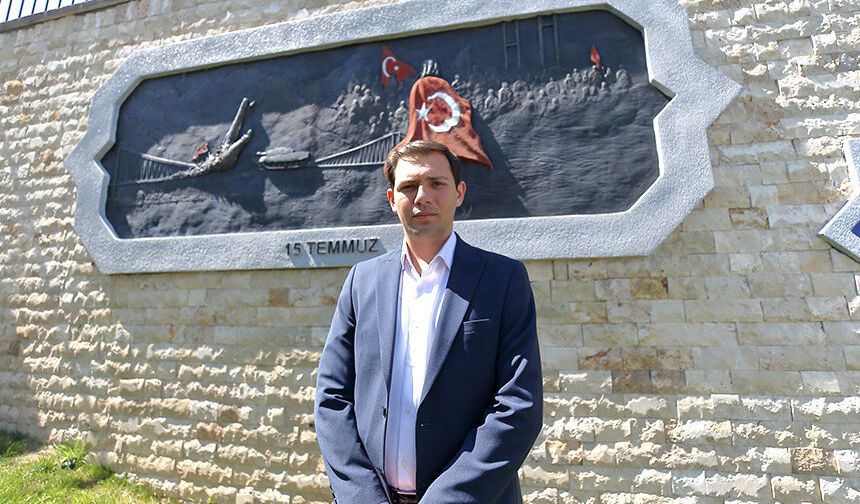 Babasının fedakarlığıyla kendisine miras bıraktığı gururla yaşamını sürdürüyor