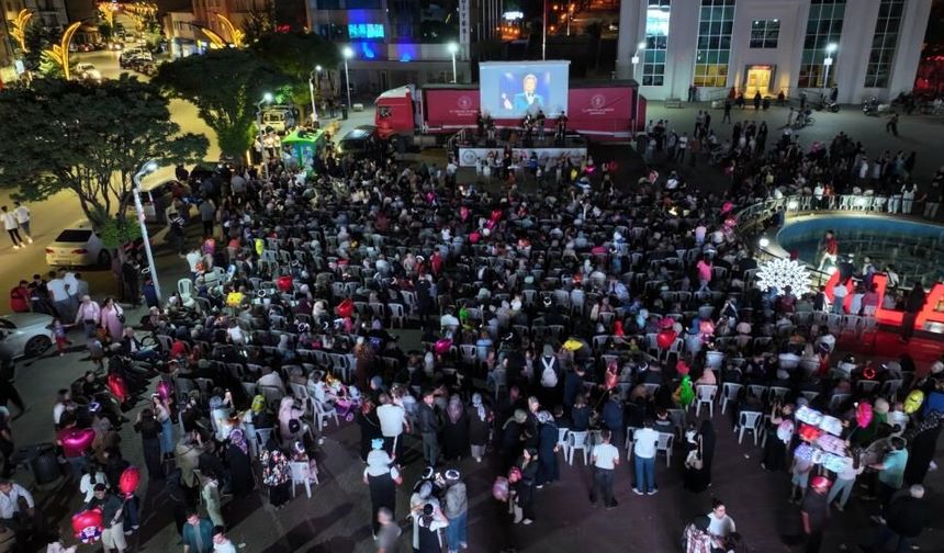 Gezici sinema tırı Çorum’da açık hava nostaljisi yaşattı