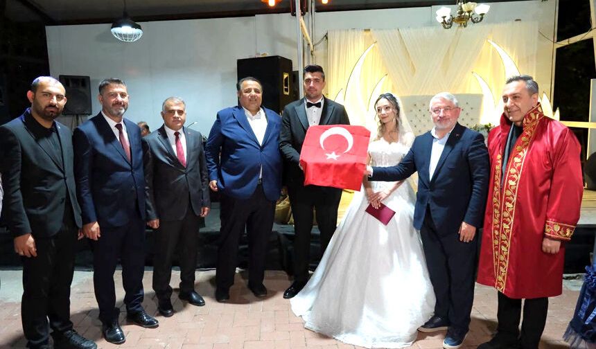 Gençlik Kolları Başkanı dünyaevine girdi