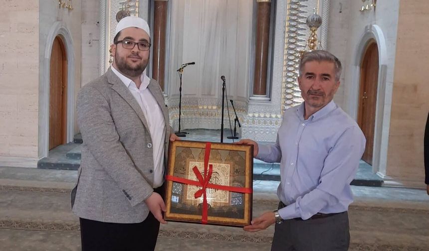 Ezan yarışmasının birincisi Baki Şanal