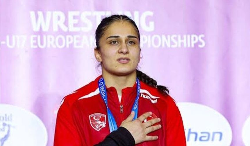 Çorumlu Özdenur dünya şampiyonu