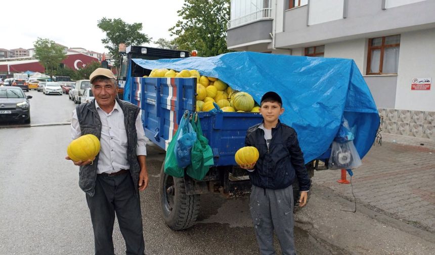 Çorum'un meşhur kavunu tezgahlarda
