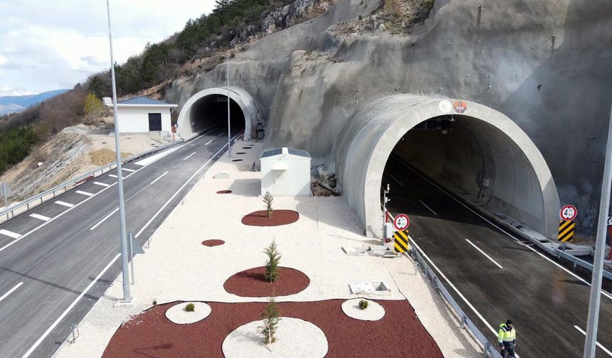 2 ay önce açıldı, yeniden trafiğe kapatıldı