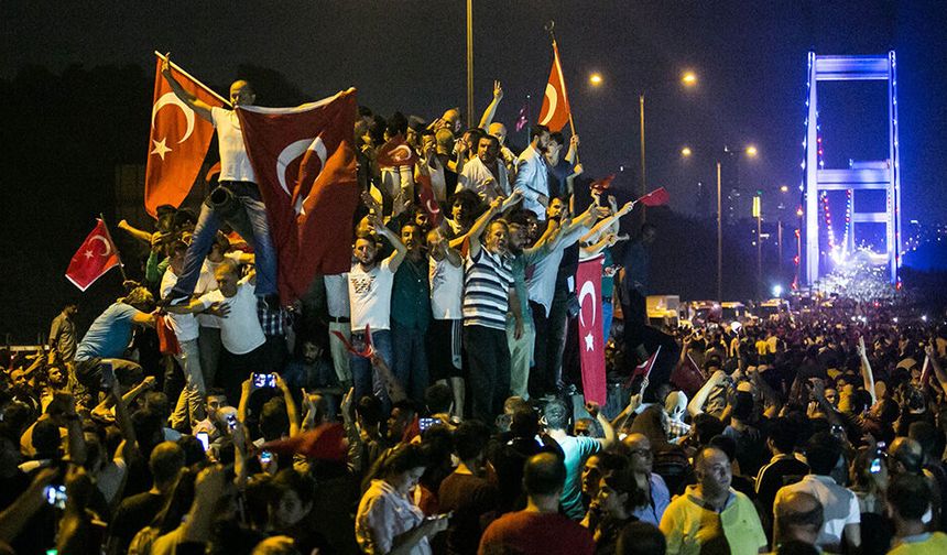 İhanete geçit vermeyen milletin kahramanlık destanı
