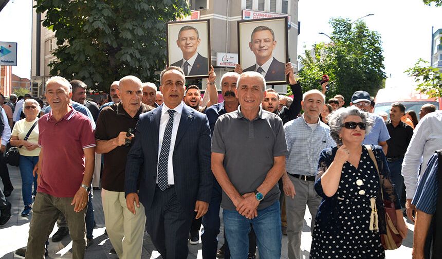 YENİ Parti'den gövde gösterisi