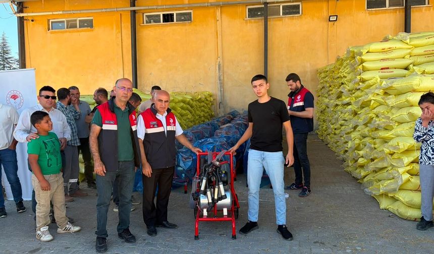 Çorum'da üreticilere süt sağım makinesi hibe edildi