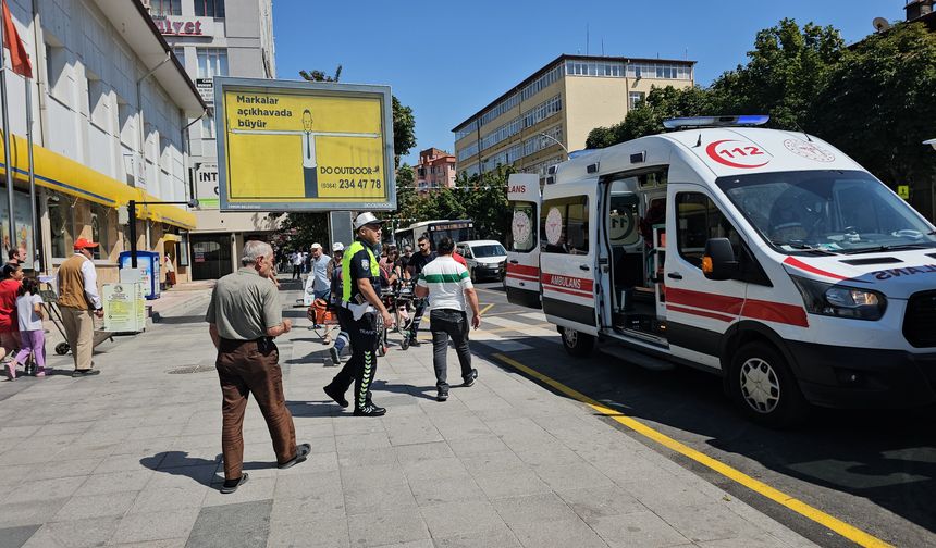 Motosikletin çarptığı yaya yaralandı
