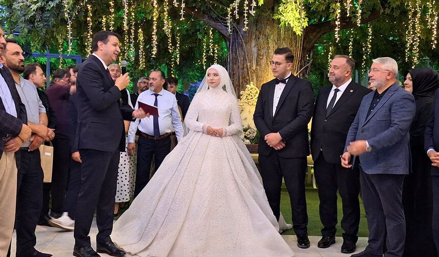 Şuayp Sarı oğlunu evlendirdi
