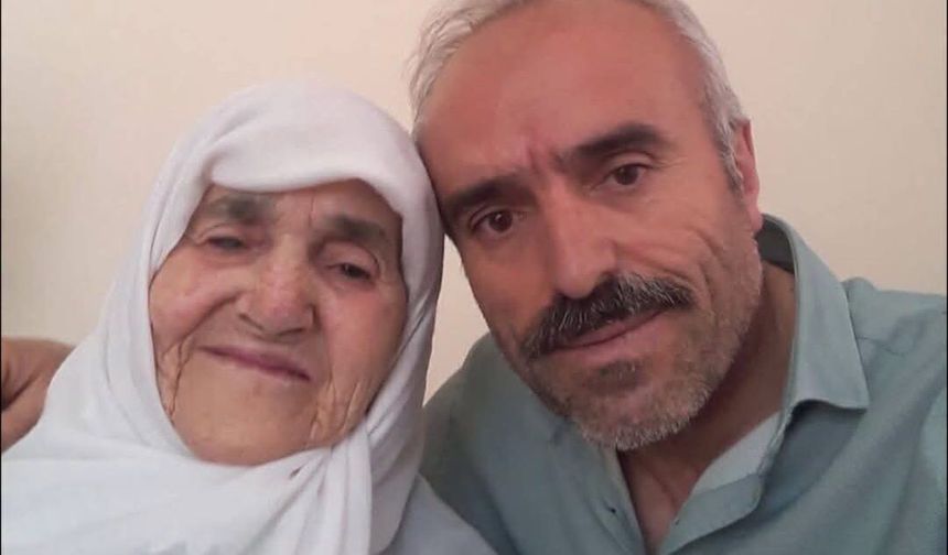 Veysel Kaçmaz annesini kaybetti