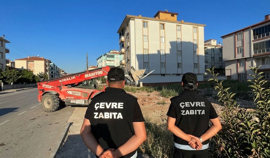 Boş arsaya hafriyat döktü, 20 bin lira ceza yedi!