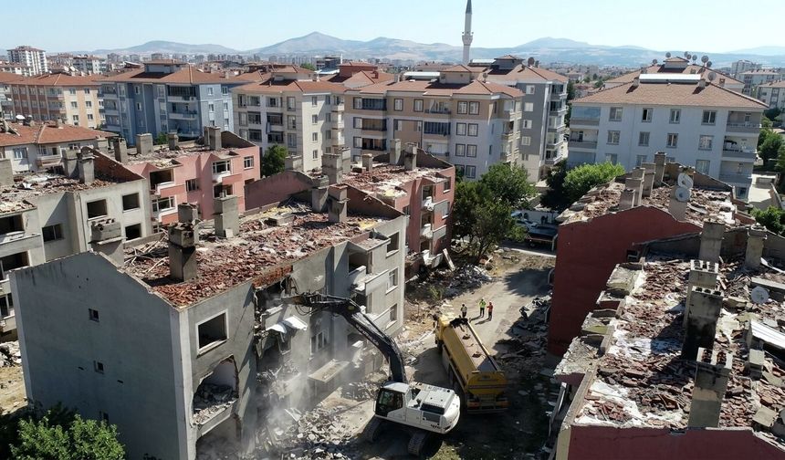 Hasanpaşa’da müteahhitler dönüşümü başlattı