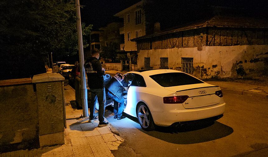 2 şüpheliden otomobile tüfekli saldırı