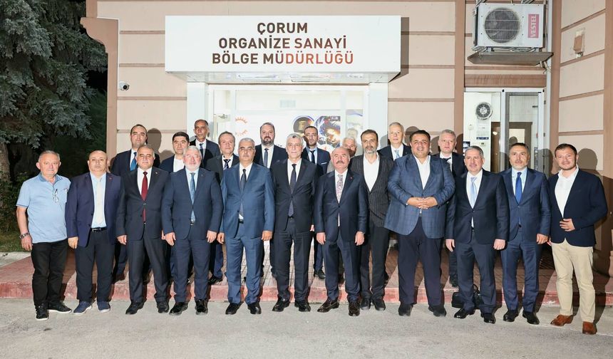 Bakan Bolat Çorumlu sanayicilerle bir araya geldi