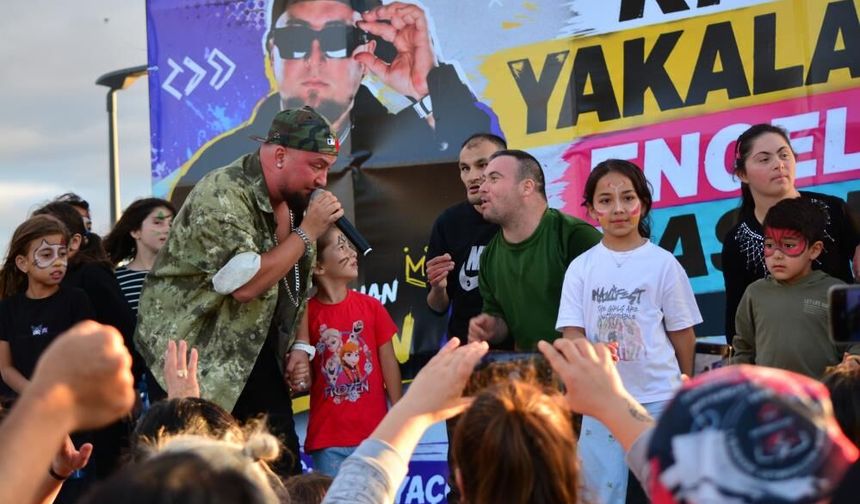 Millet Bahçesi'nde rap konseri