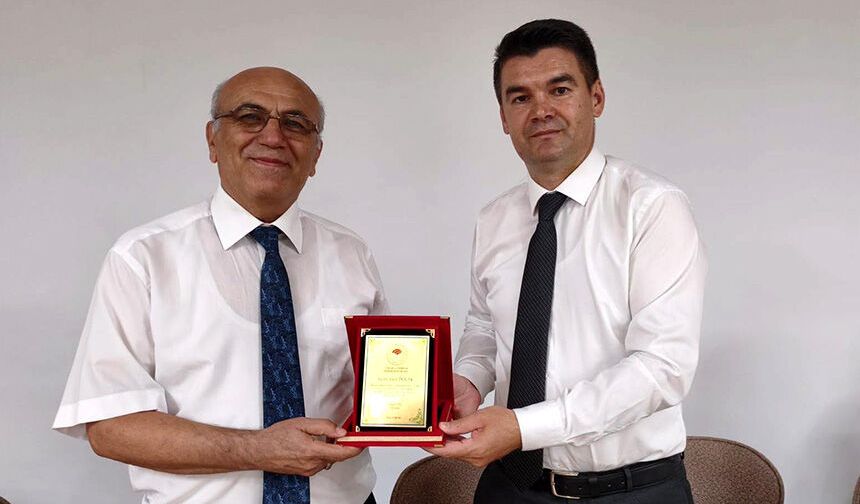 Vasfi Dolak emekliye ayrldı