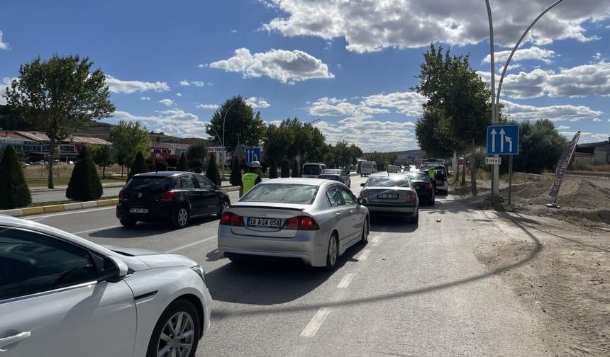 Çorum'da kırmızı ışıkta geçen 20 sürücüye 100 bin lira ceza kesildi