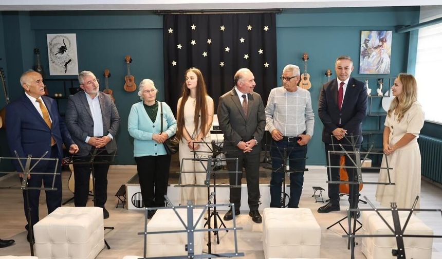 Sanatçı eşinin adını kurduğu atölyede yaşatacak