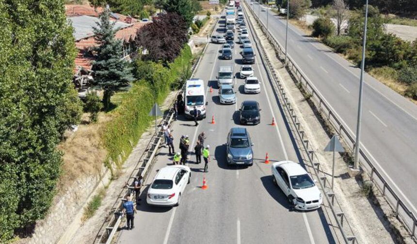 Güleryüz önünde zincirleme kaza: 5 yaralı