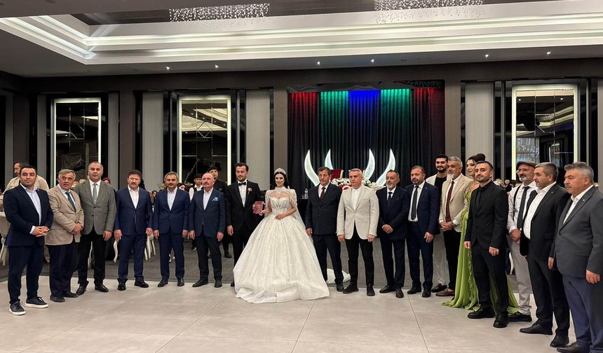 Mehmet Gayretli oğlunu evlendirdi
