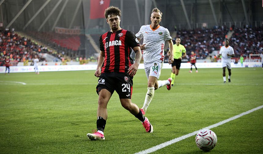 Süper Lig'in top çalma canavarı